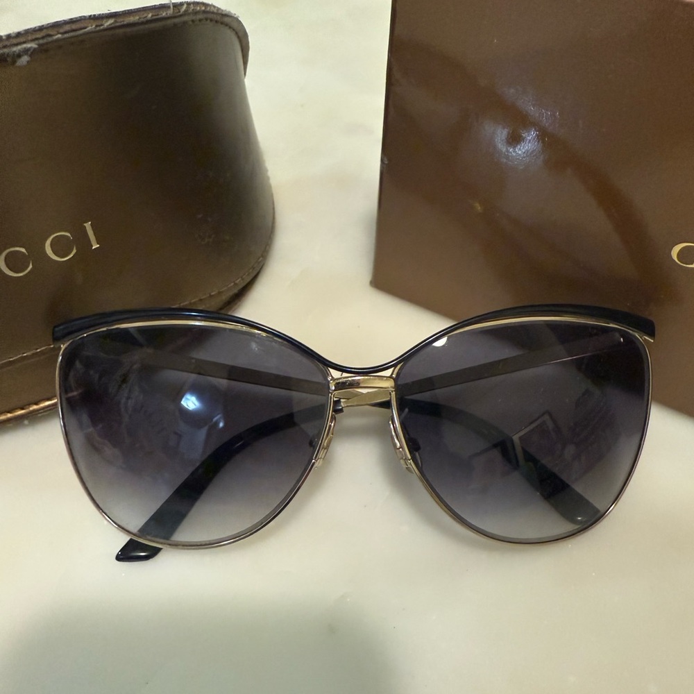 Gucci Black and Gold Eyewear